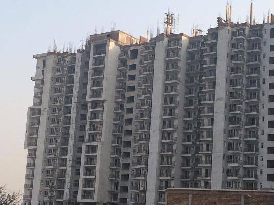 3 BHK Flat In Emaar Palm Gardens For Sale  In Sector 83