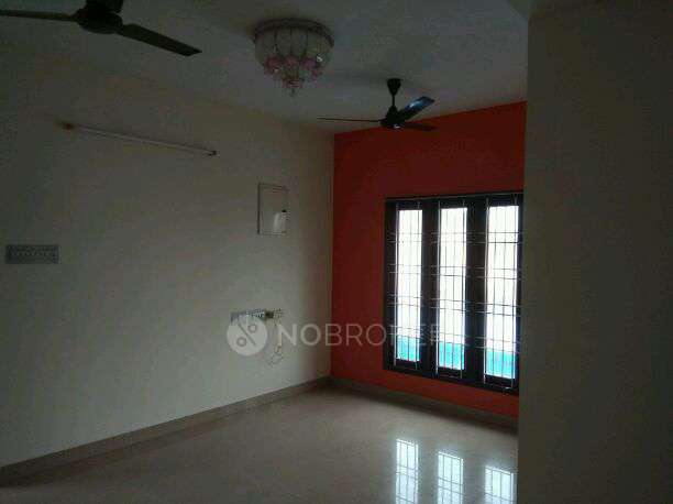 2 BHK Flat In Gayathri Apartment for Rent  In Valasaravakkam
