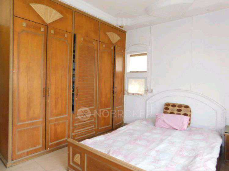 2 BHK Flat In Rudhani Plaza for Rent  In Kandiwali West