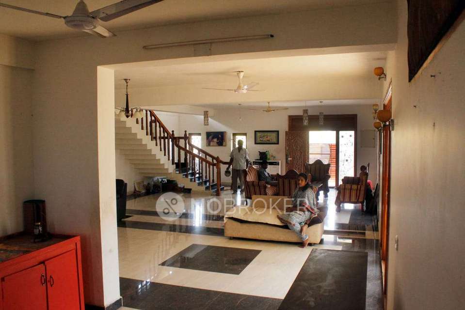 4+ BHK House For Sale  In Injambakkam