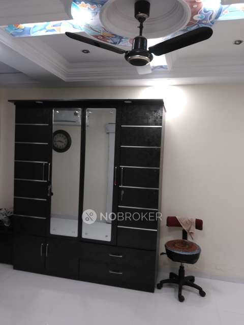 1 BHK Flat In Shri Kumar Chs For Sale  In Santacruz East