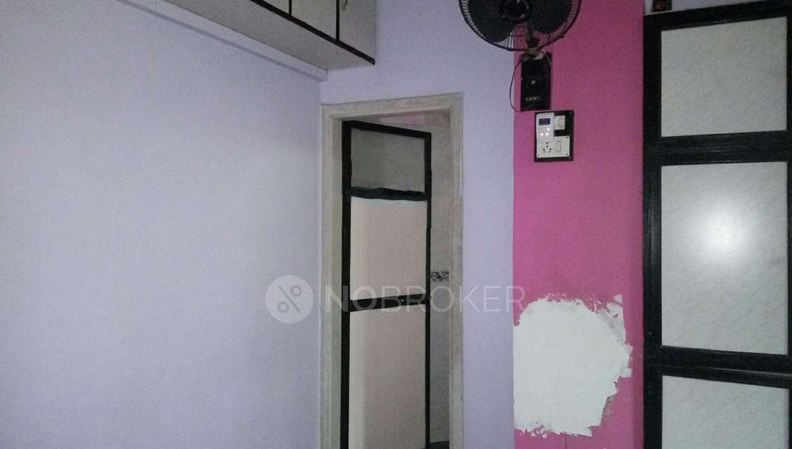 1 BHK Flat In Shri Kumar Chs For Sale  In Santacruz East