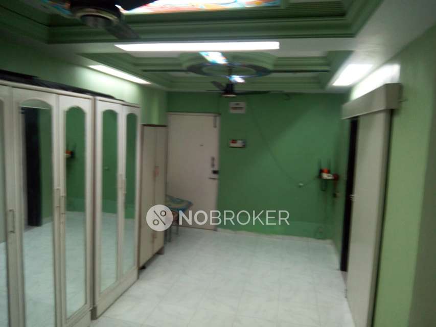 1 BHK Flat In Shri Kumar Chs For Sale  In Santacruz East