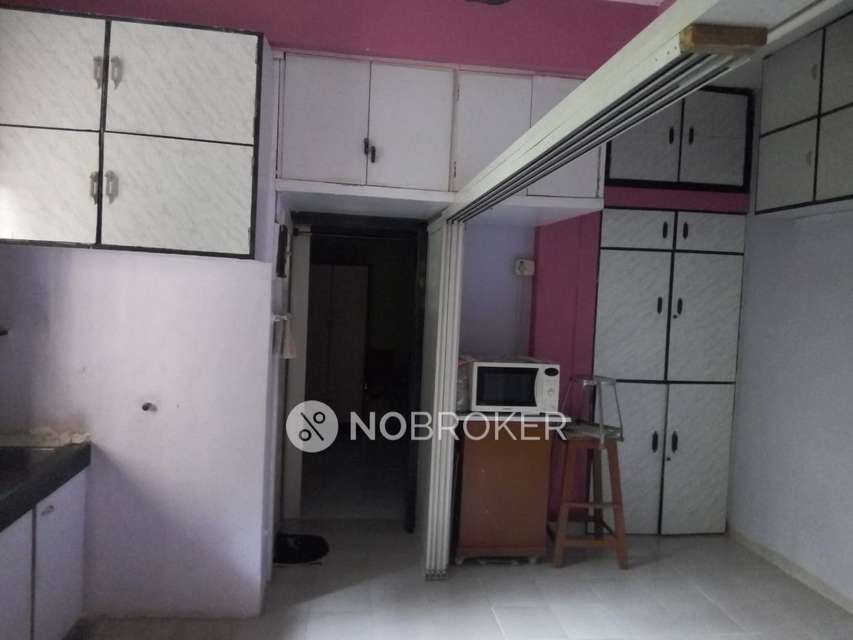 1 BHK Flat In Shri Kumar Chs For Sale  In Santacruz East