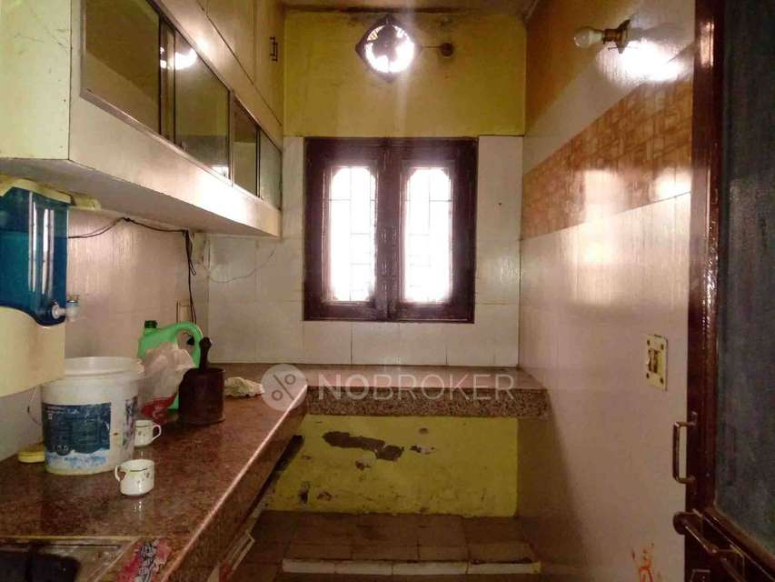 2 BHK Flat for Rent  In Sector 28
