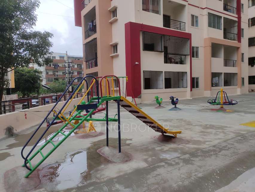 3 BHK Flat In Pavani Sreshta Apartment For Sale  In Munnekollal