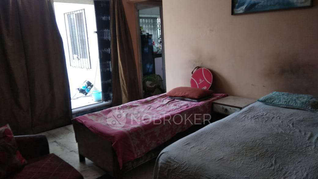 Shared Room for Male In 2 BHK  In Vashi