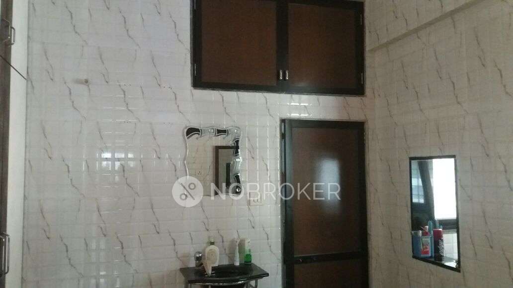 1 RK Flat In Radha Niwas For Sale  In Ghatkopar East