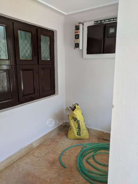 2 BHK House for Rent  In Selaiyur