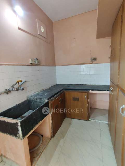 2 BHK Flat In Raj Paris Pancharathnam For Sale  In Virugambakkam