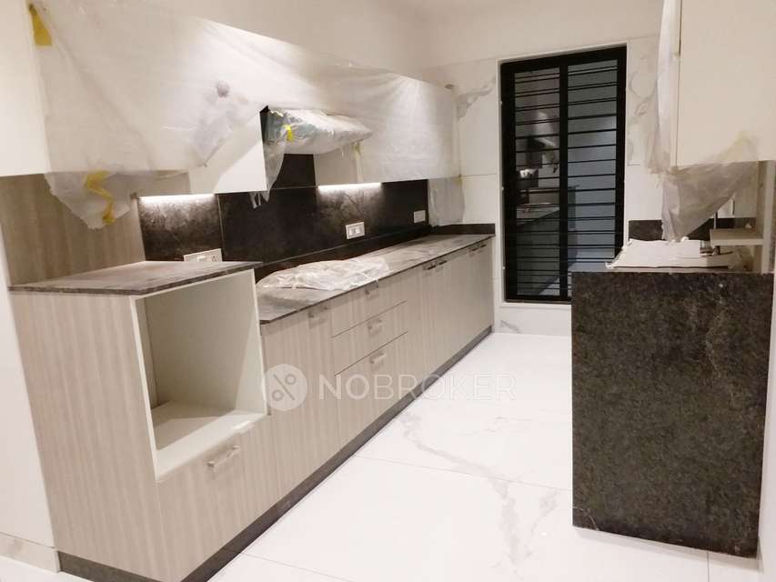 4+ BHK Flat In Del House for Rent  In Santacruz West