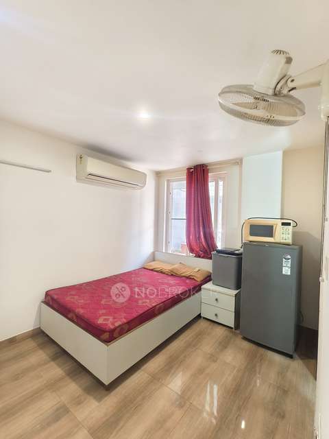 1 RK for Rent  In Sector 26