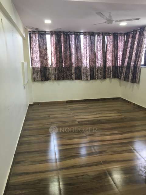 4+ BHK Flat In Pruthi Apartment For Sale  In Santacruz East