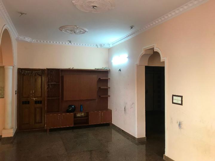 Standalone building Varanasi Rent WITHOUT BROKERAGE Semifurnished 2