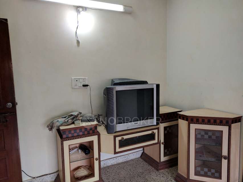 2 BHK Flat In Om Sagar Park For Sale  In Ghatkopar West