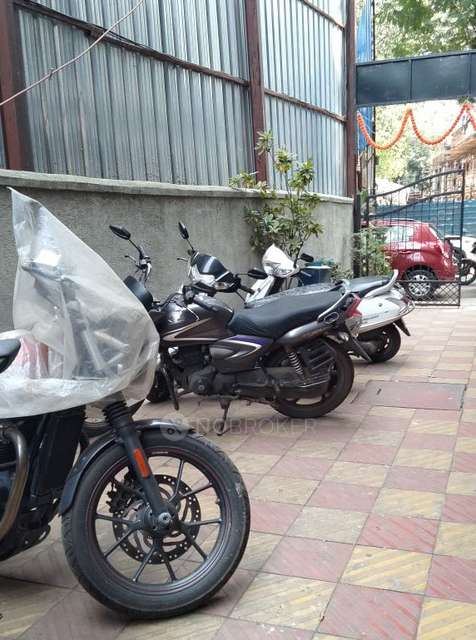 2 BHK Flat In Ramnath Chs For Sale  In Mahim West