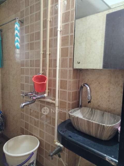 2 BHK Flat In Ramnath Chs For Sale  In Mahim West