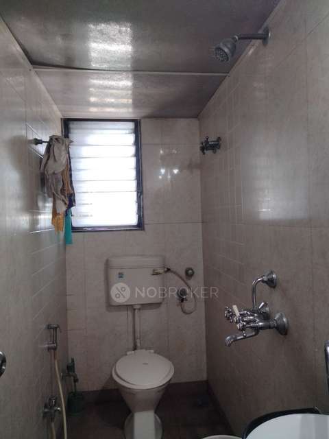 2 BHK Flat In Ramnath Chs For Sale  In Mahim West