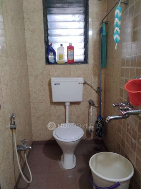 2 BHK Flat In Ramnath Chs For Sale  In Mahim West