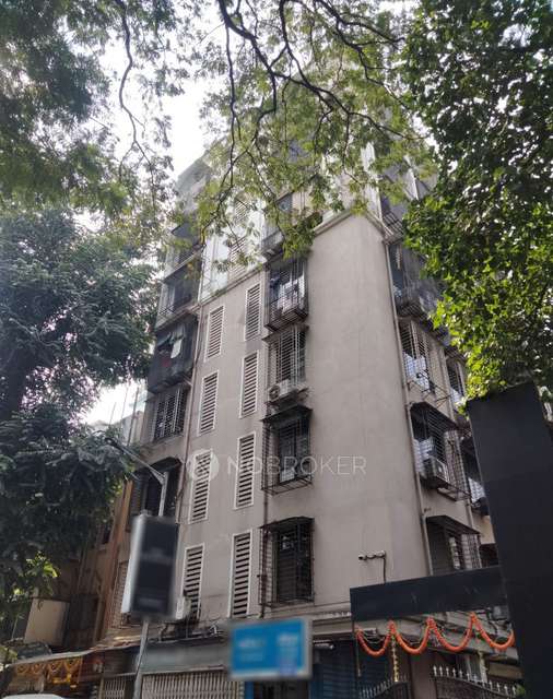 2 BHK Flat In Ramnath Chs For Sale  In Mahim West