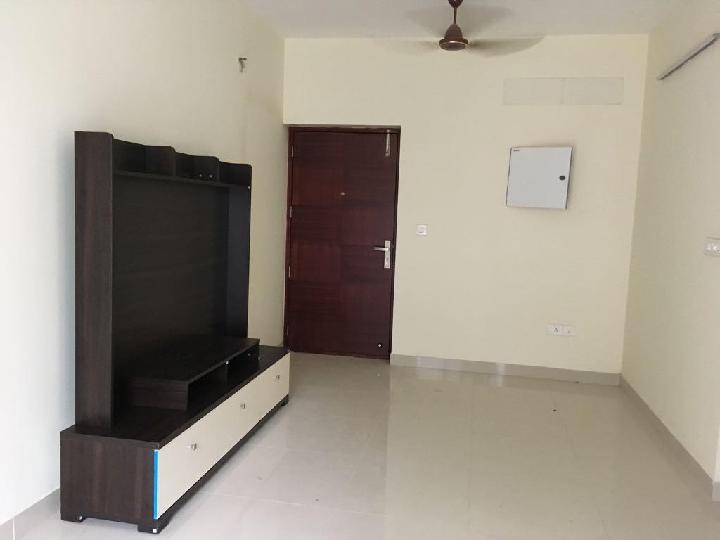Urban Tree Oxygen Perumbakkam Rent WITHOUT BROKERAGE Semifurnished 2