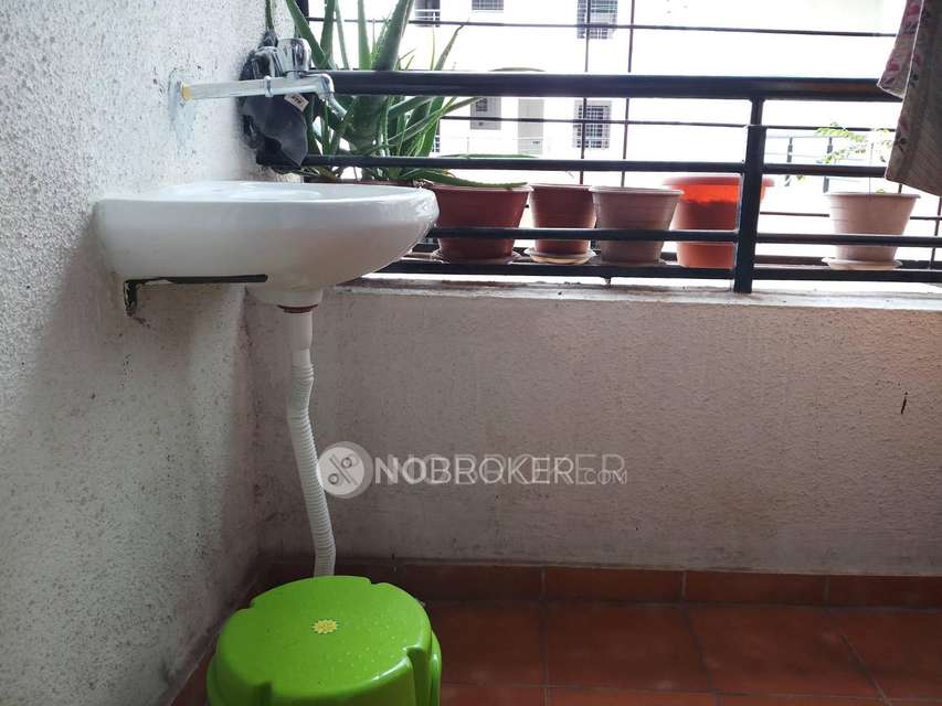 2 BHK Flat In Pavani Park For Sale  In Kharabwadi