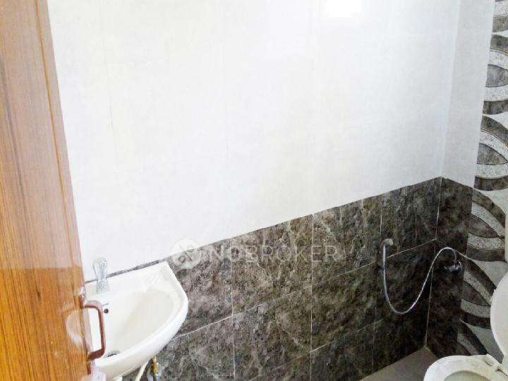 3 BHK Flat In Sk Lake View Apartment For Sale  In Thanisandra