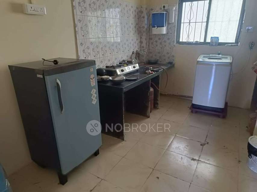 Shared Room for Female In 2 BHK  In Kharadi