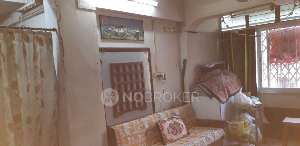 1 BHK Flat In Pankaj Building For Sale  In Kandivali West