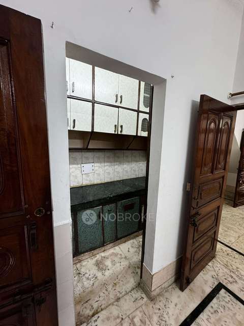1 BHK House for Rent  In Sector 10a