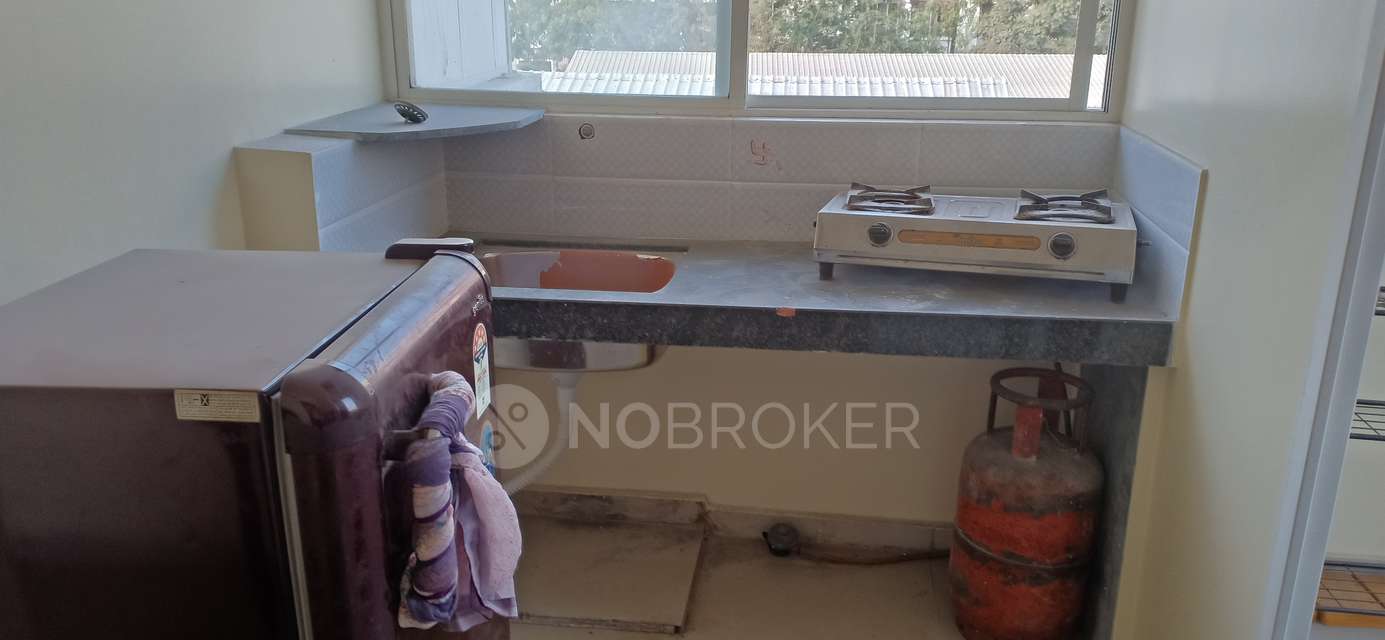 Shared Room for Female In 3 BHK  In Kalp Avenue , Bhumkar Chowk In Wakad