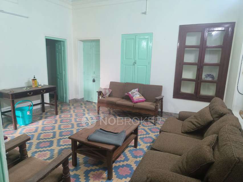 2 BHK House for Rent  In Mandaveli(car Parking Outside The Gate Space Is There)