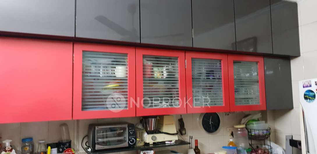 2 BHK Flat In Gyan Prem Building For Sale  In Malad West