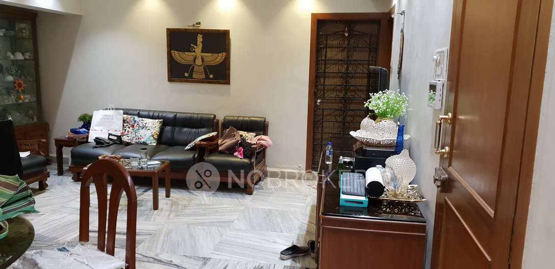 2 BHK Flat In Gyan Prem Building For Sale  In Malad West