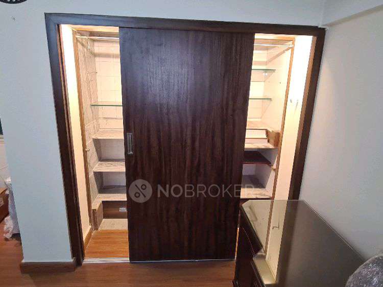 2 BHK Flat In Gyan Prem Building For Sale  In Malad West