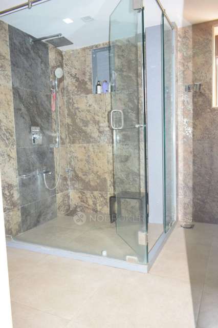 4 BHK Flat In Prabhadevi Coperative Housing Society For Sale  In Prabhadevi