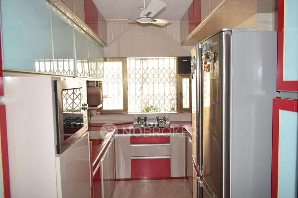 4 BHK Flat In Prabhadevi Coperative Housing Society For Sale  In Prabhadevi