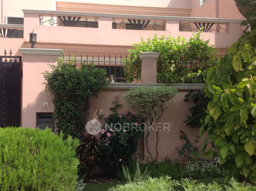 2 BHK Flat for Rent  In Sector 23