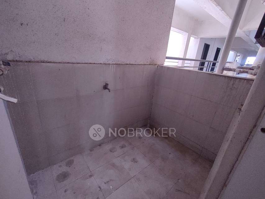 2 BHK Flat In Rahul Eastview For Sale  In Hadapsar