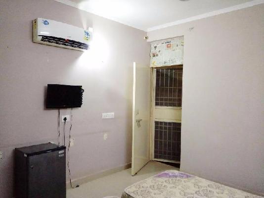 1 RK Flat In Richmond Park For Sale  In Sector 43