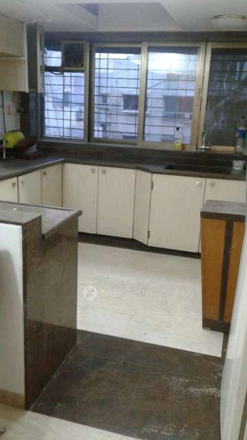 2 BHK Flat In Parijat Cooperative Housing Society For Sale  In Bandra West