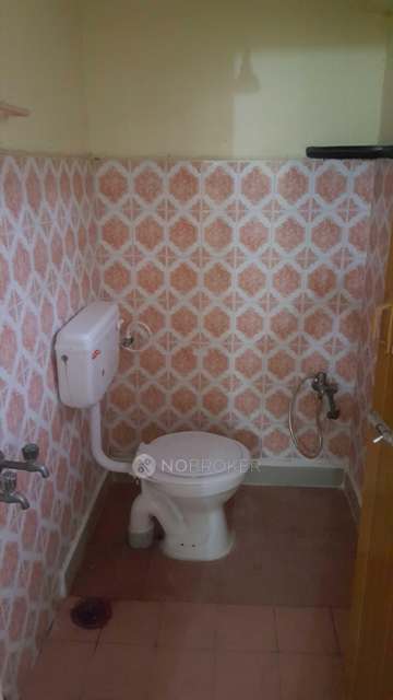 2 BHK Flat In Ss Raman Apartment For Sale  In Vadapalani