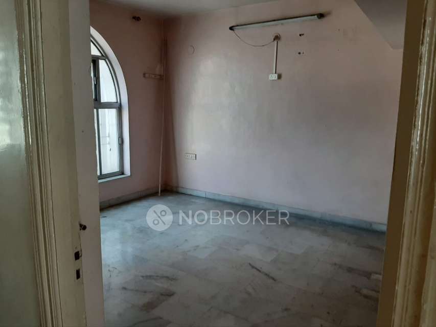 2 BHK Flat In Ajanta Complex For Sale  In Somwar Peth