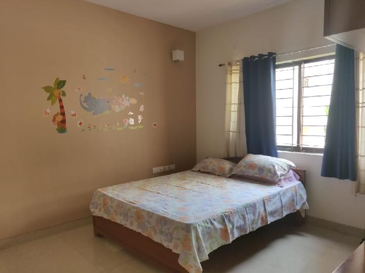 Vaswani Astoria Chandana Rent WITHOUT BROKERAGE Fully furnished 3 BHK