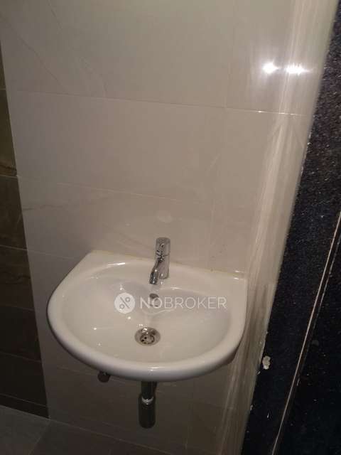 2 BHK Flat In Parkar Sadan For Sale  In Chembur