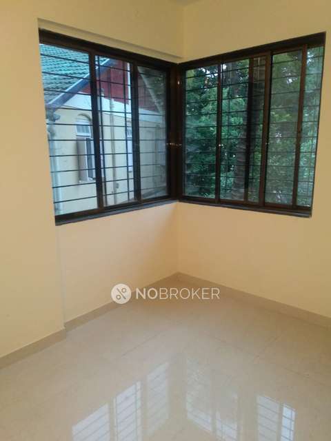 2 BHK Flat In Parkar Sadan For Sale  In Chembur