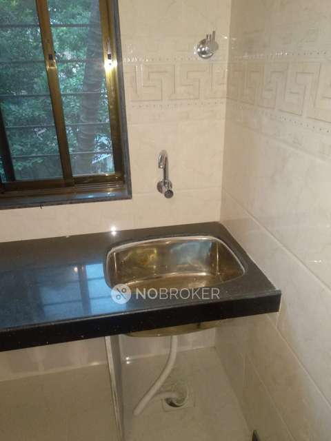 2 BHK Flat In Parkar Sadan For Sale  In Chembur