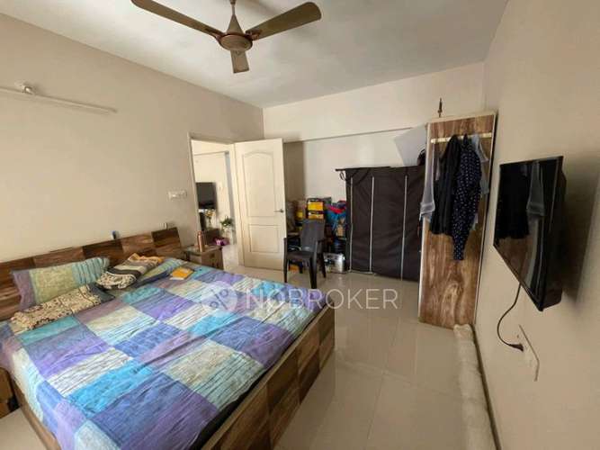 Kumar Picasso Hadapsar Rent WITHOUT BROKERAGE Semifurnished 3 BHK