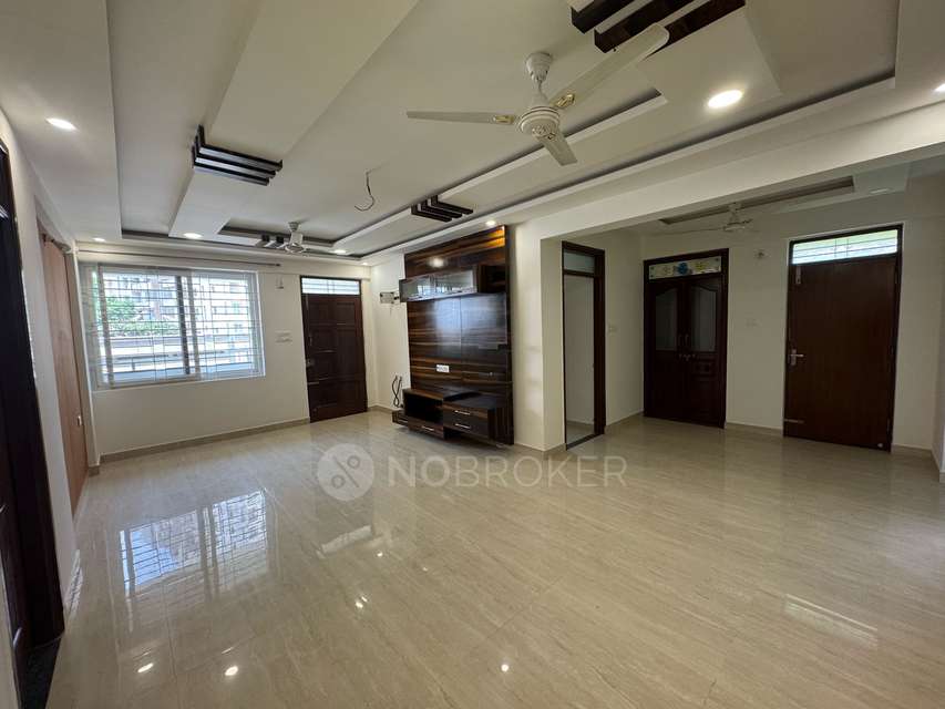 3 BHK Flat In Poorvi Tower For Sale  In Jp Nagar 7th Phase