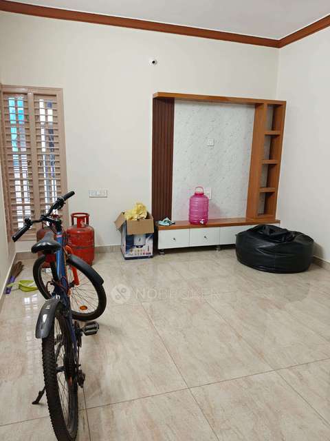 2 BHK House for Rent  In 422, 10th Main Rd